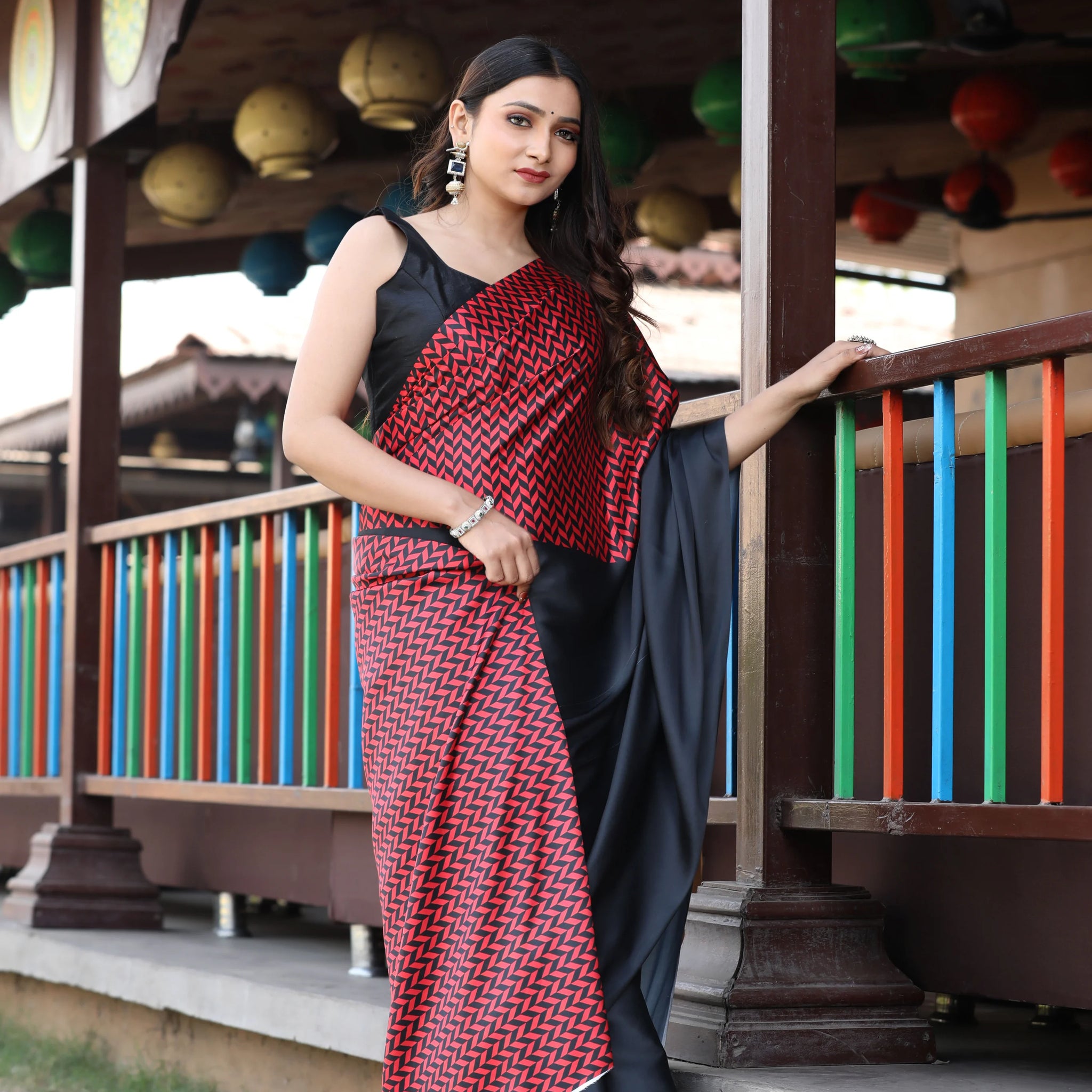 SHYAMIKA Maslin Digital Geometric Printed Red & Black Saree with Blouse