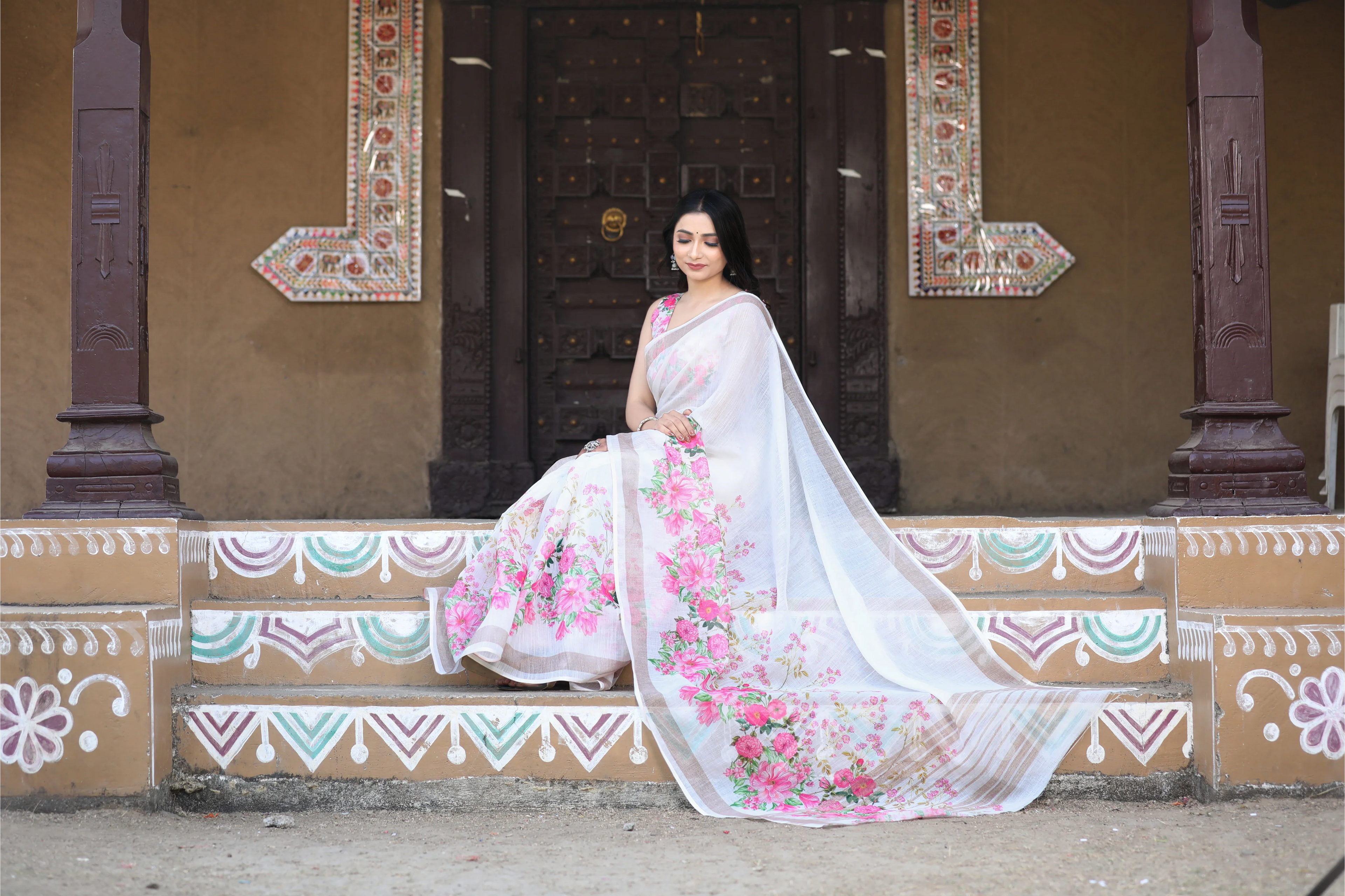 SHYAMIKA Khadi Cotton Digital Print White Saree with Blouse