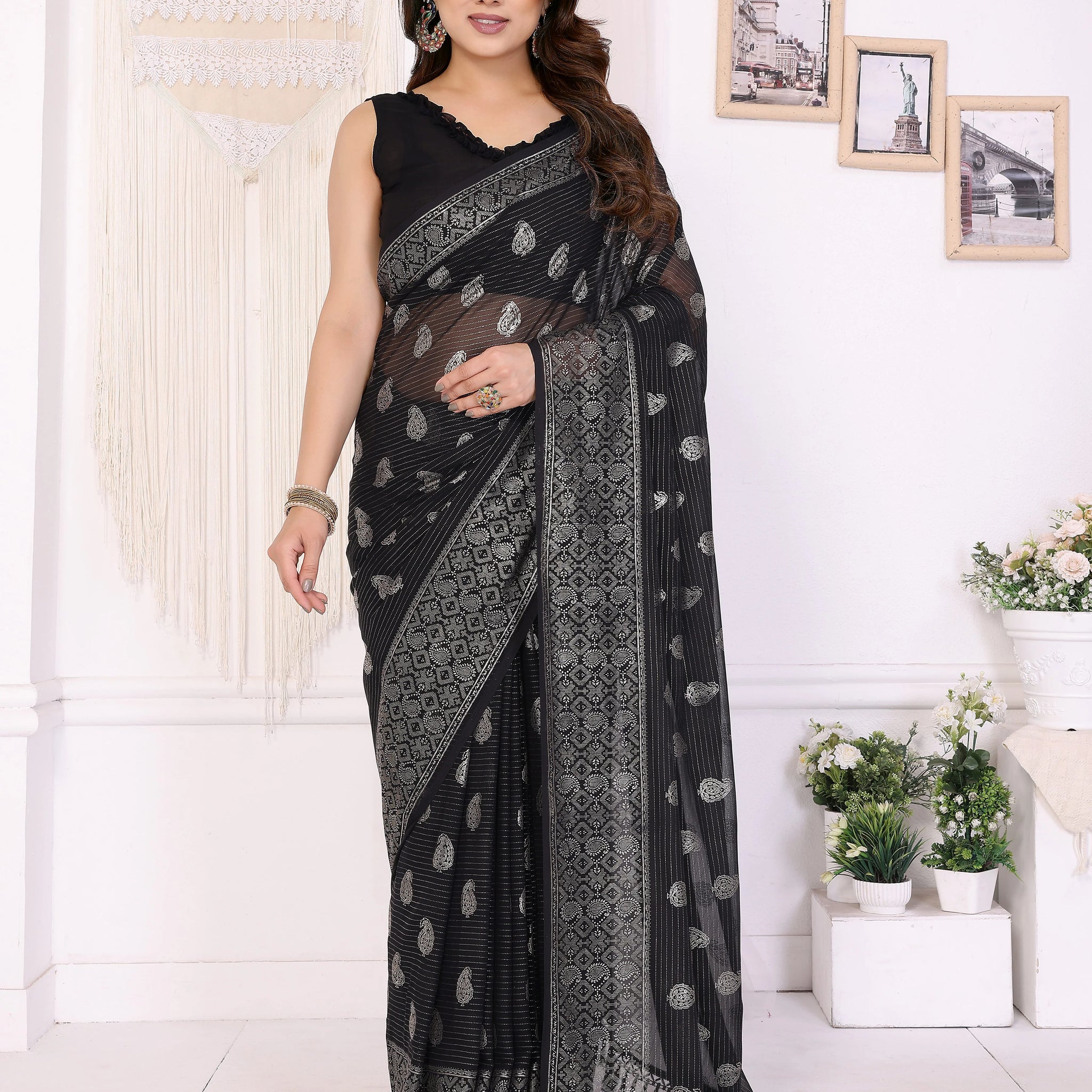 SHYAMIKA Georgette Plain Saree with Foil Work & Lace Blouse