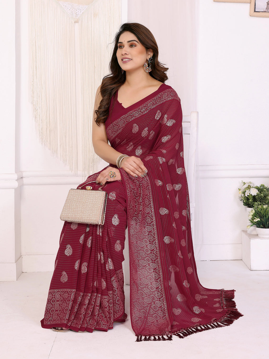 SHYAMIKA Georgette Plain Saree with Foil Work & Lace Blouse