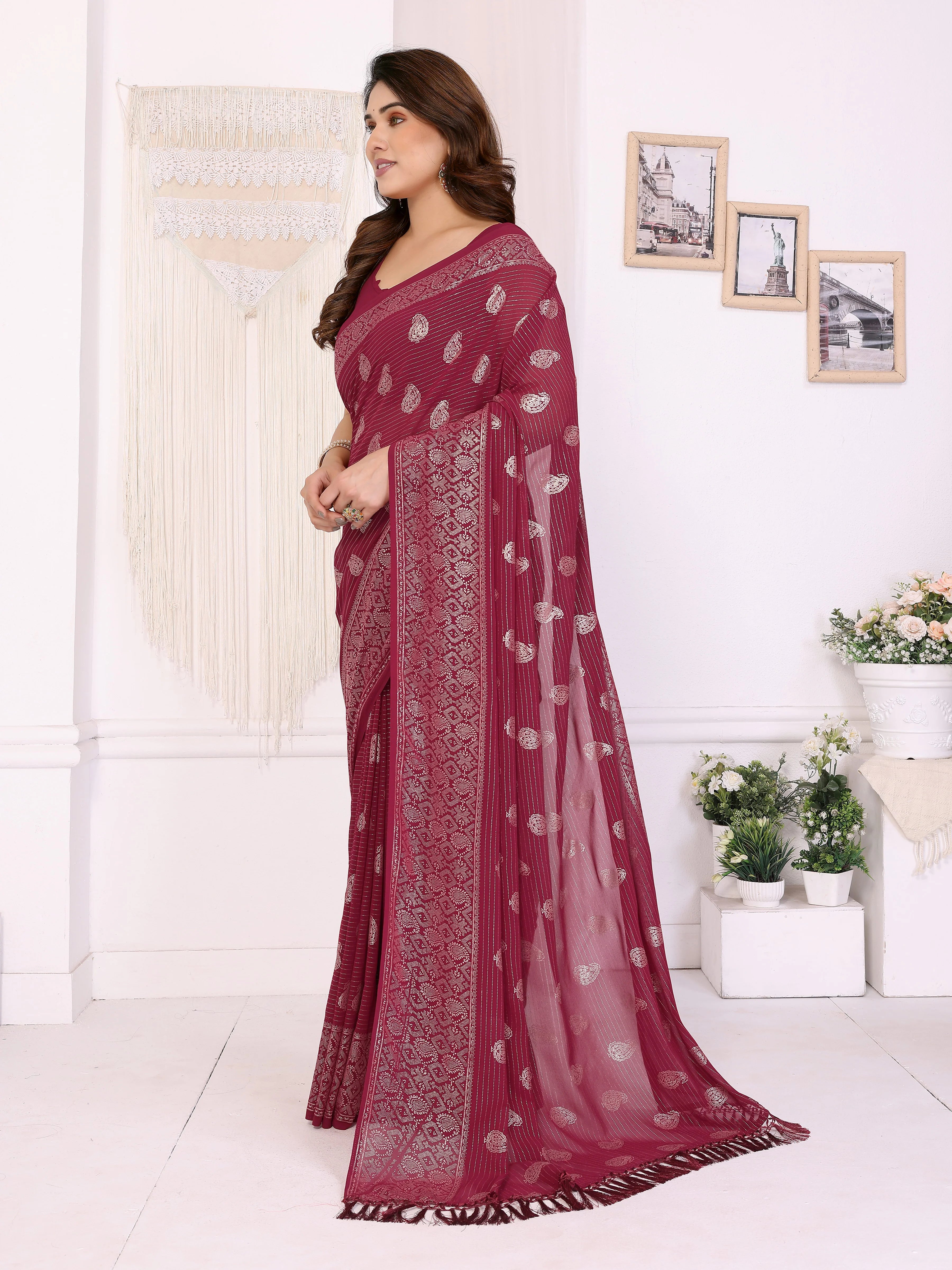 SHYAMIKA Georgette Plain Saree with Foil Work & Lace Blouse