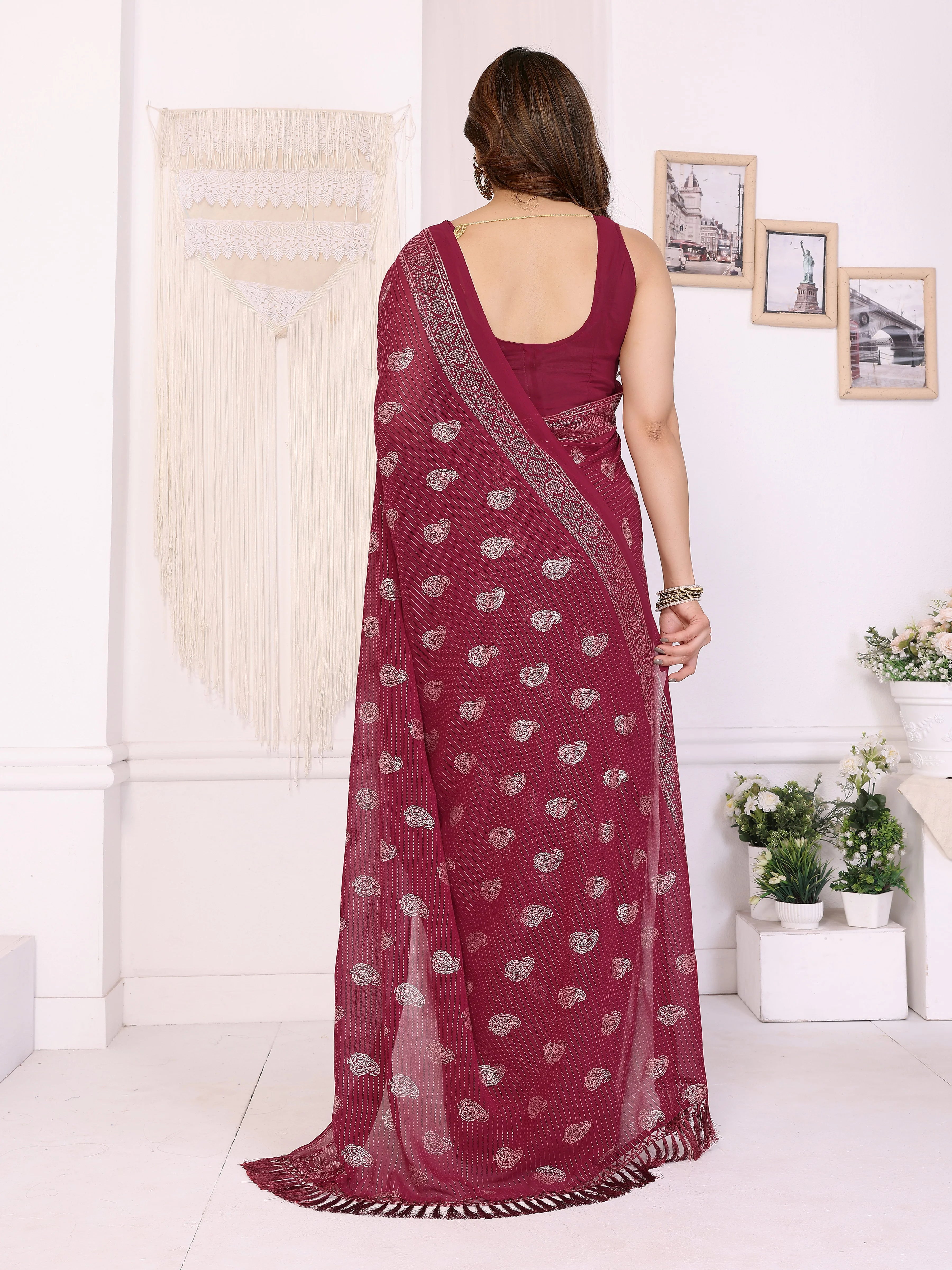 SHYAMIKA Georgette Plain Saree with Foil Work & Lace Blouse