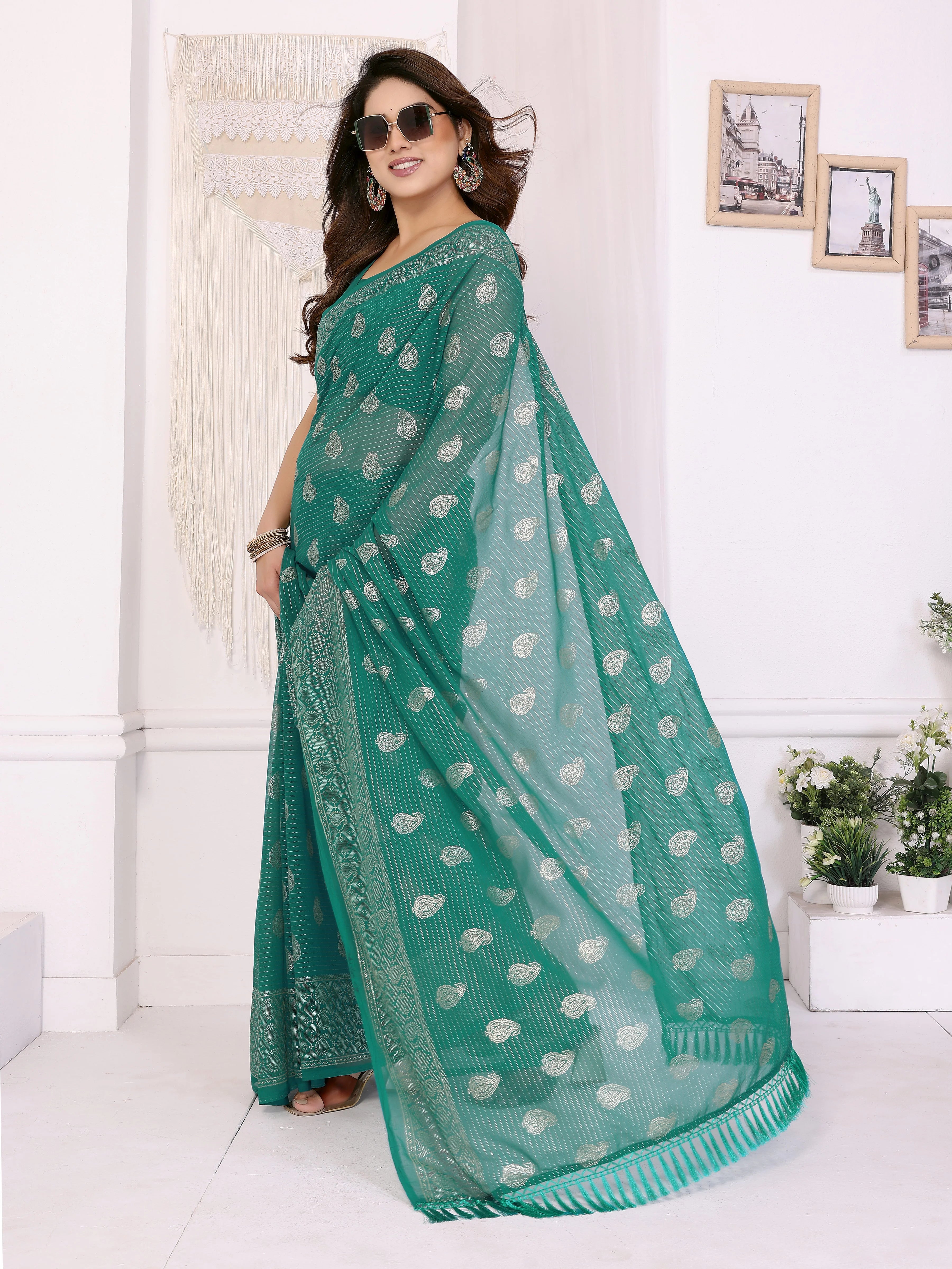SHYAMIKA Georgette Plain Saree with Foil Work & Lace Blouse