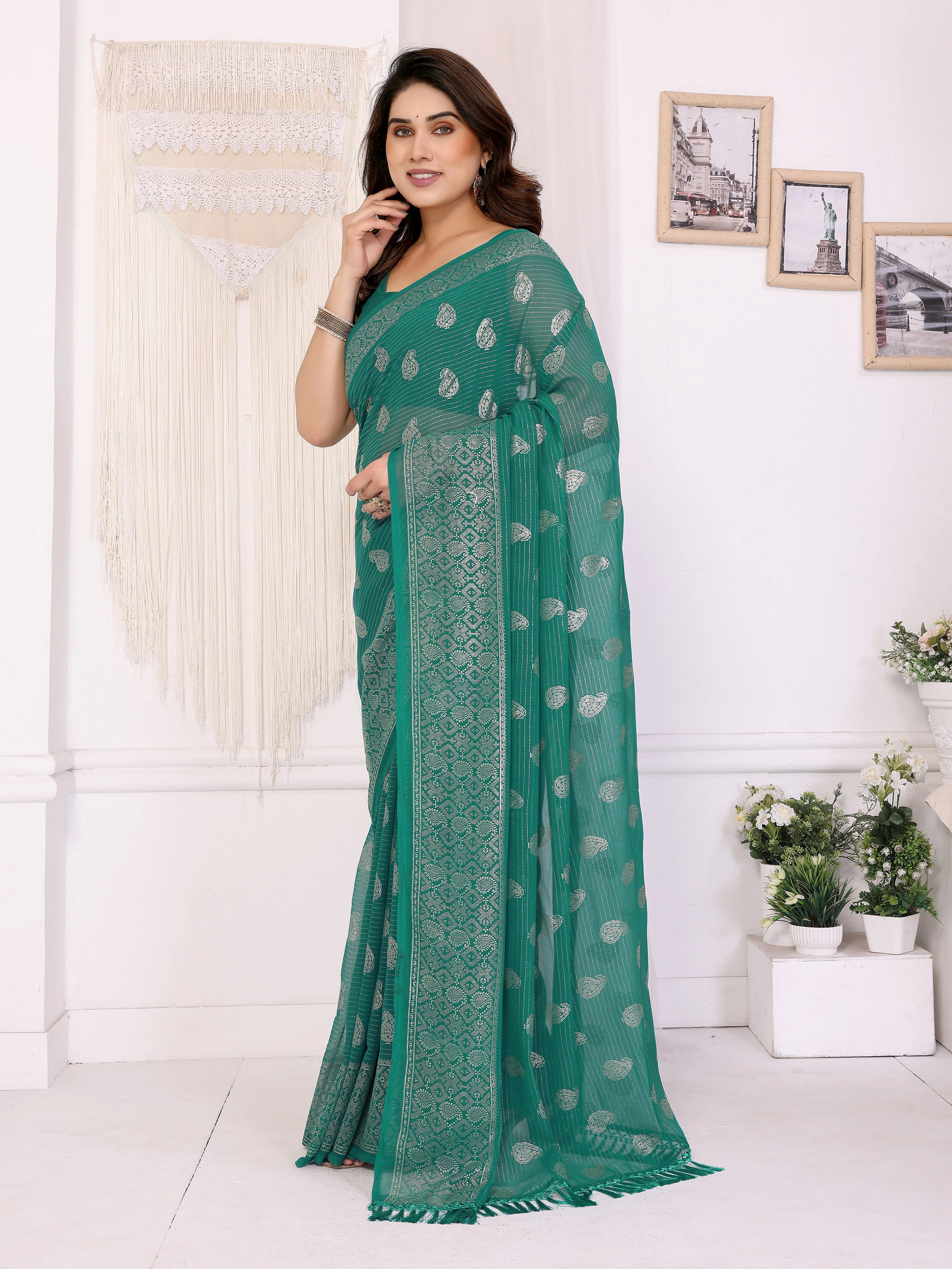 SHYAMIKA Georgette Plain Saree with Foil Work & Lace Blouse