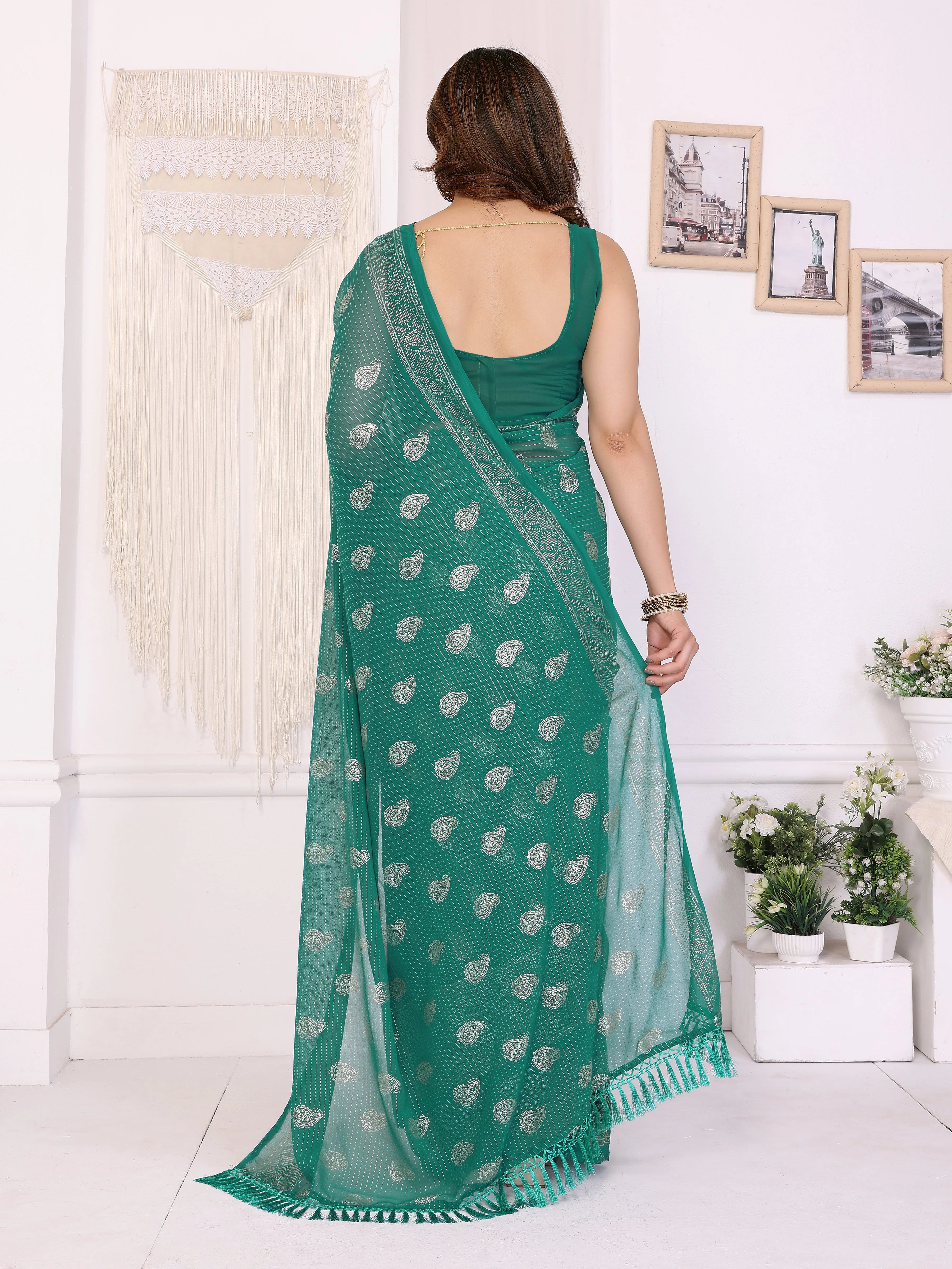 SHYAMIKA Georgette Plain Saree with Foil Work & Lace Blouse
