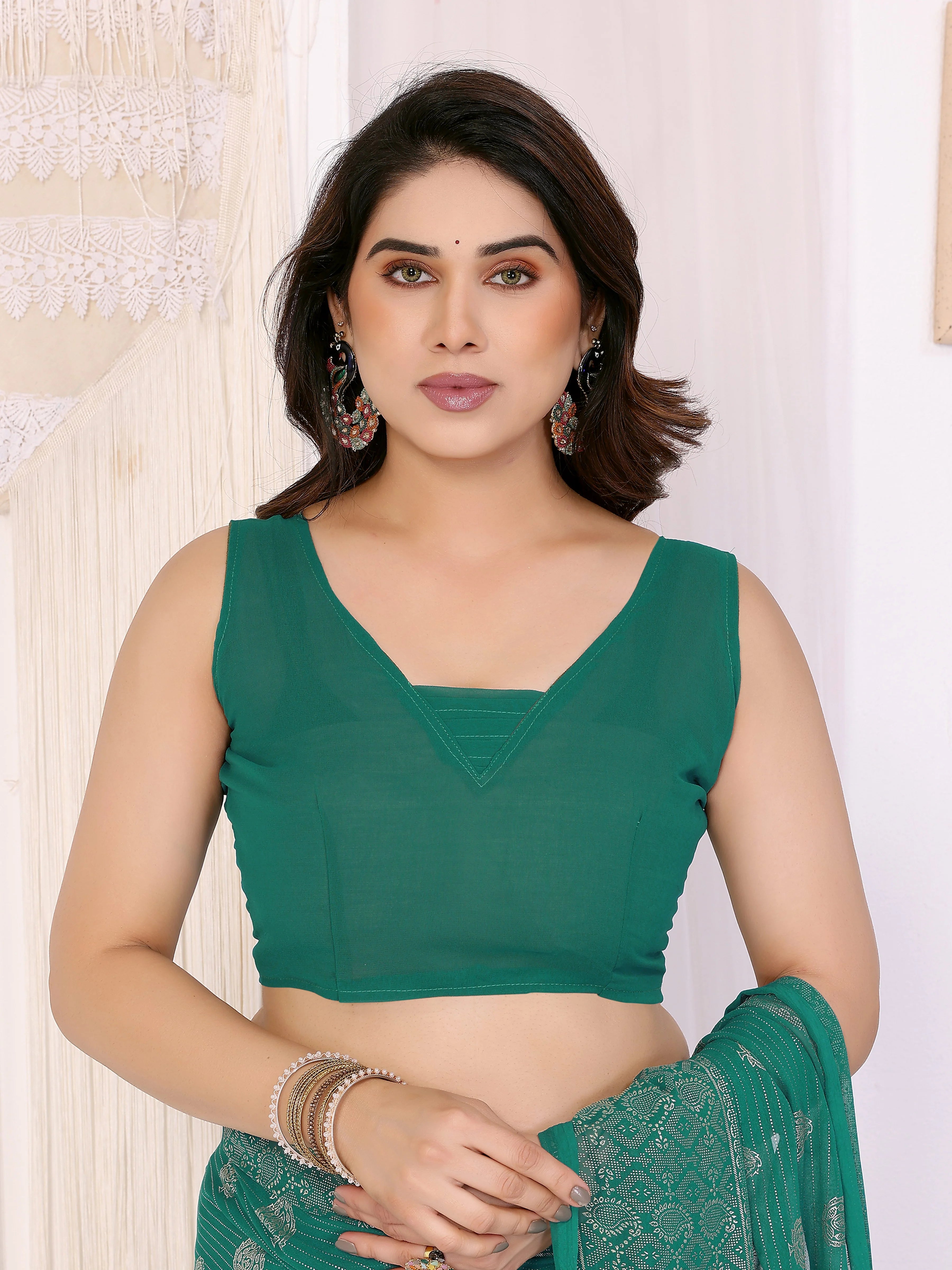 SHYAMIKA Georgette Plain Saree with Foil Work & Lace Blouse