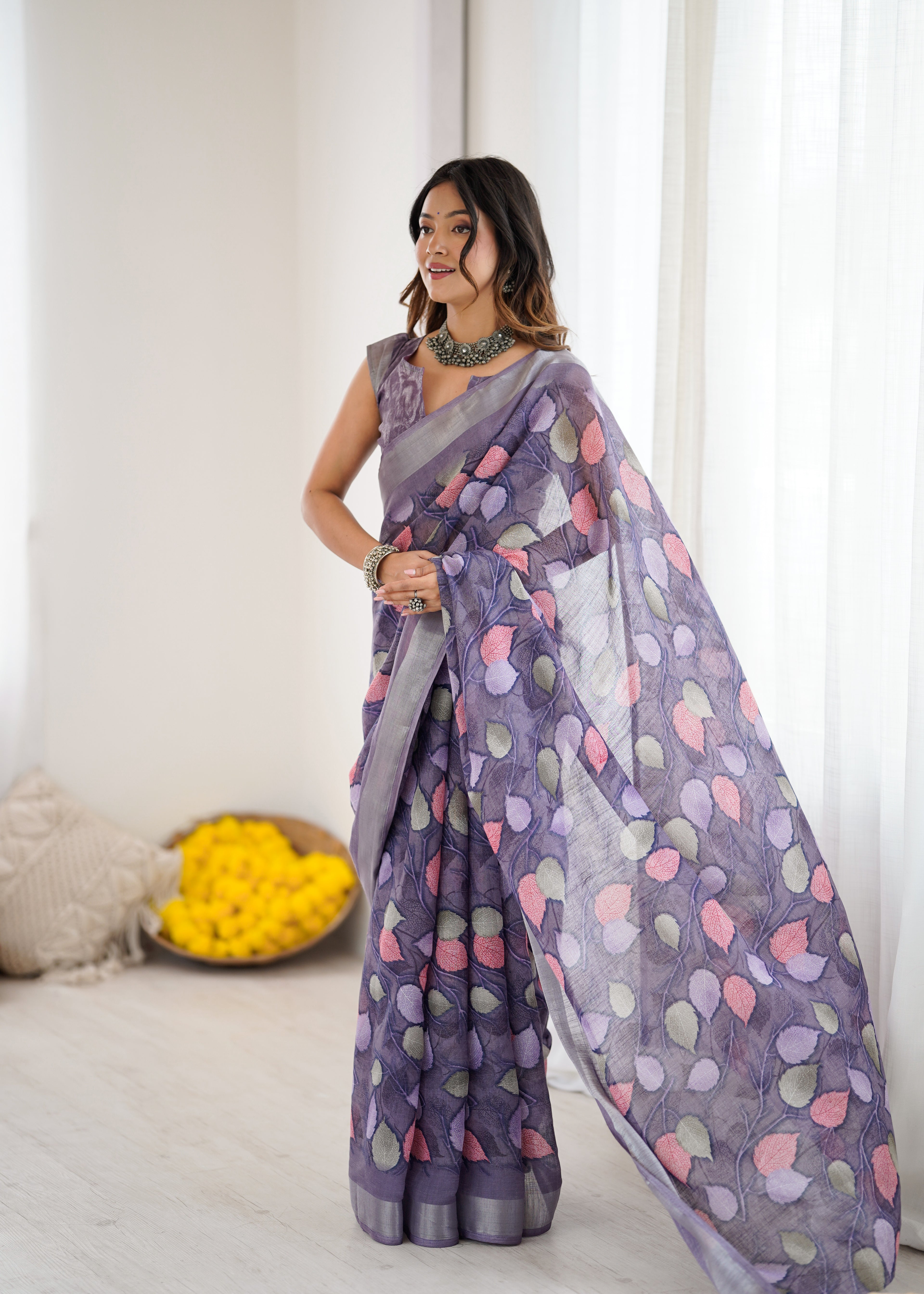 SHYAMIKA Linen Patta Printed Saree with Blouse