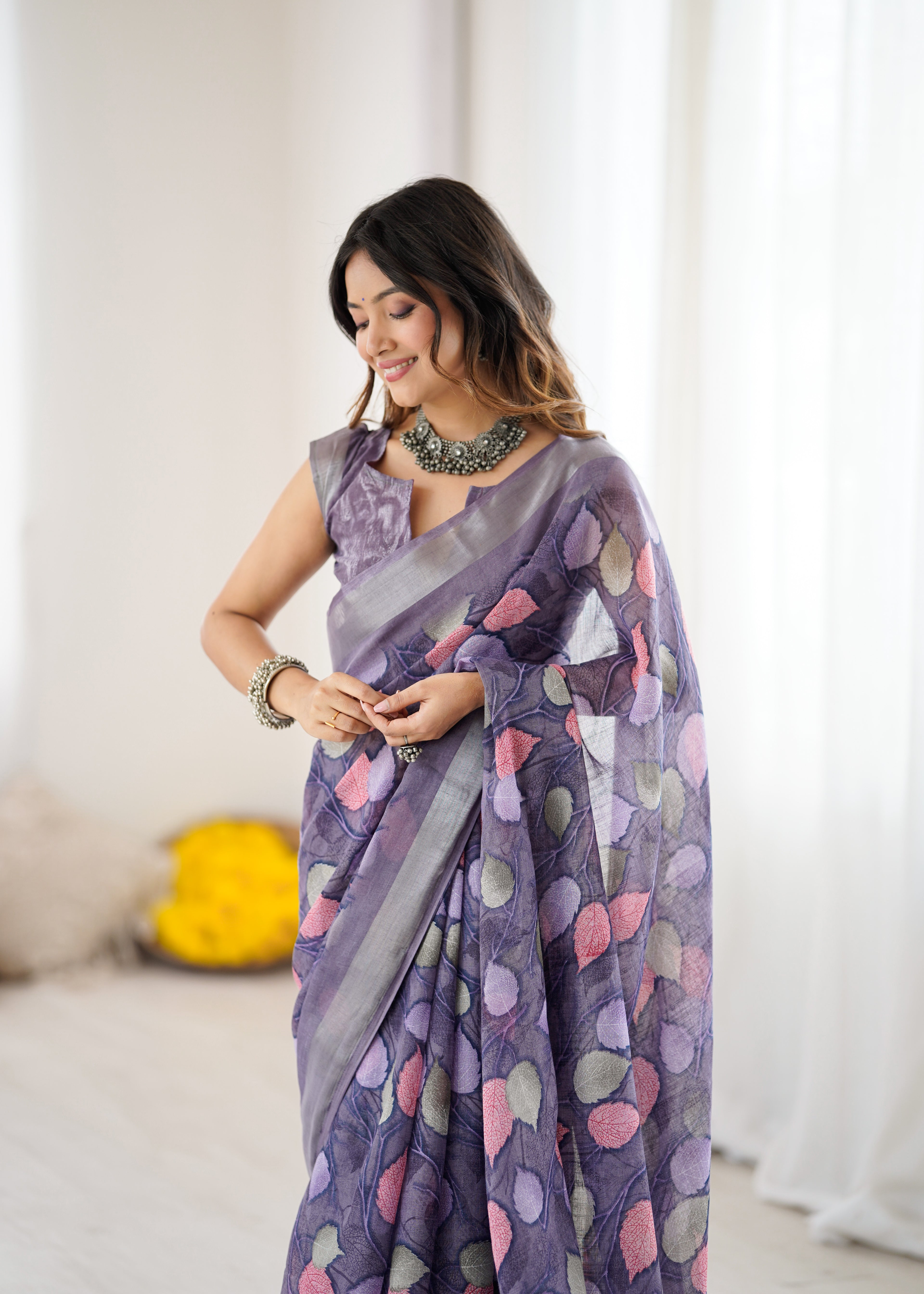 SHYAMIKA Linen Patta Printed Saree with Blouse