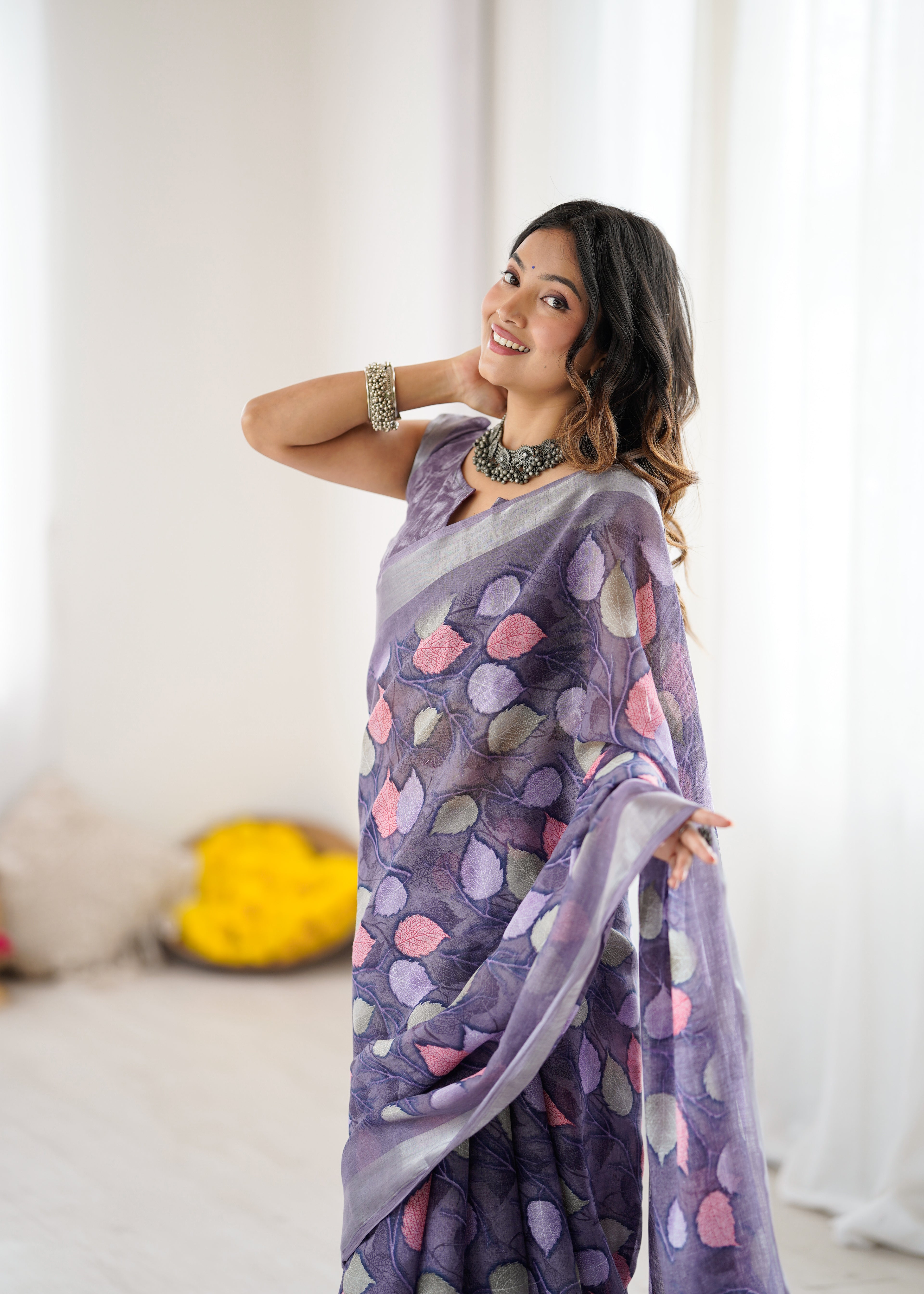 SHYAMIKA Linen Patta Printed Saree with Blouse