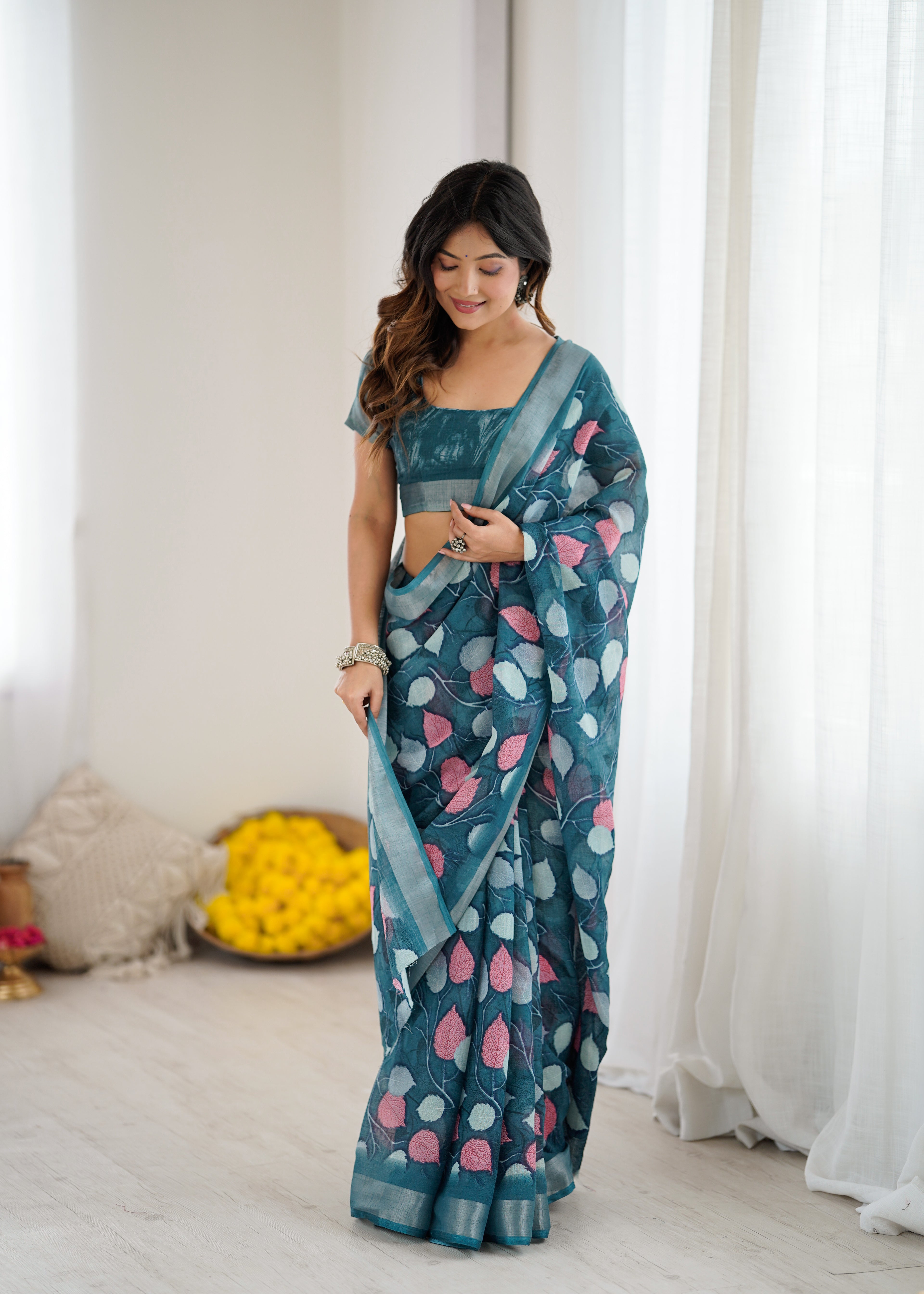 SHYAMIKA Linen Patta Printed Saree with Blouse