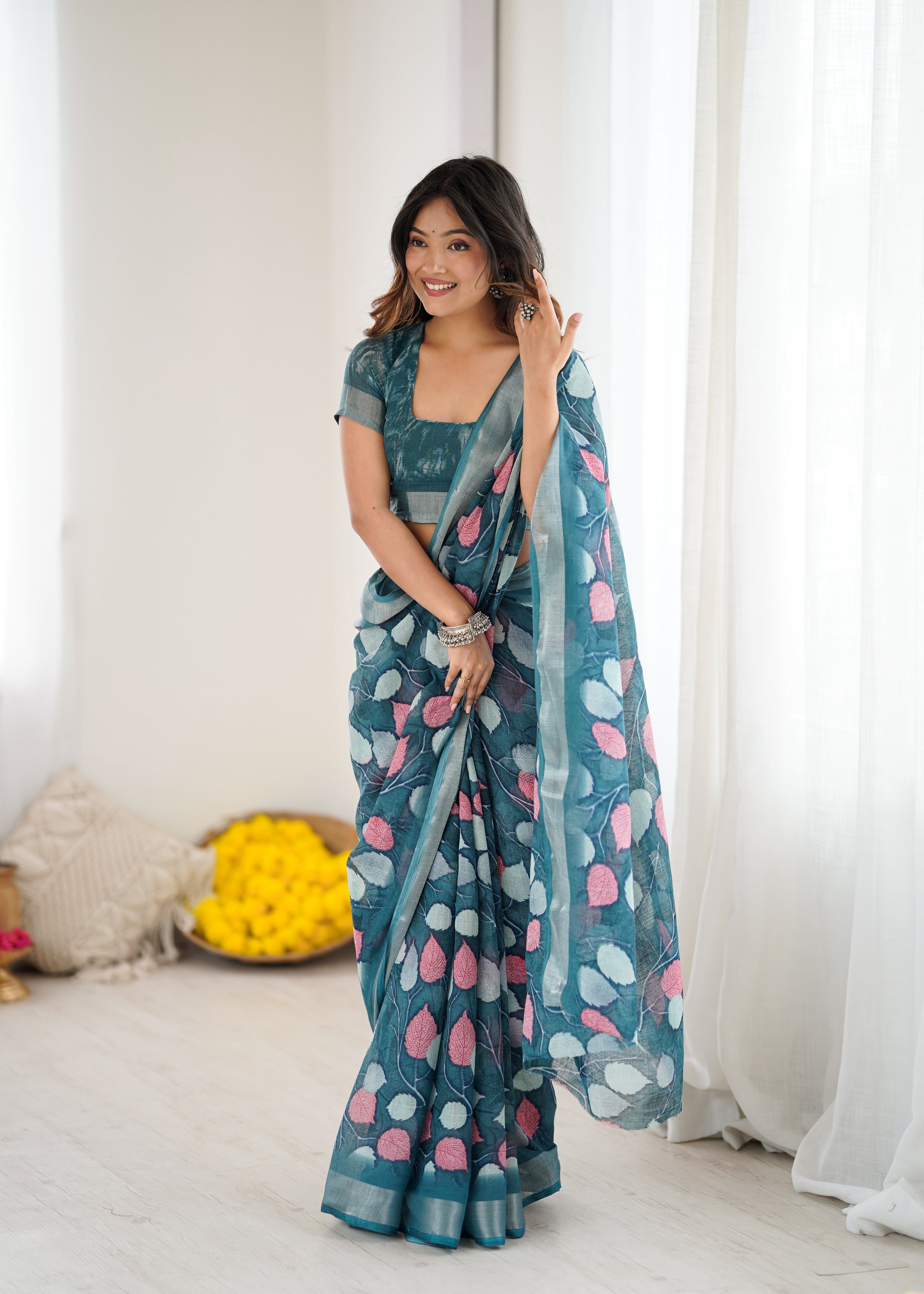 SHYAMIKA Linen Patta Printed Saree with Blouse