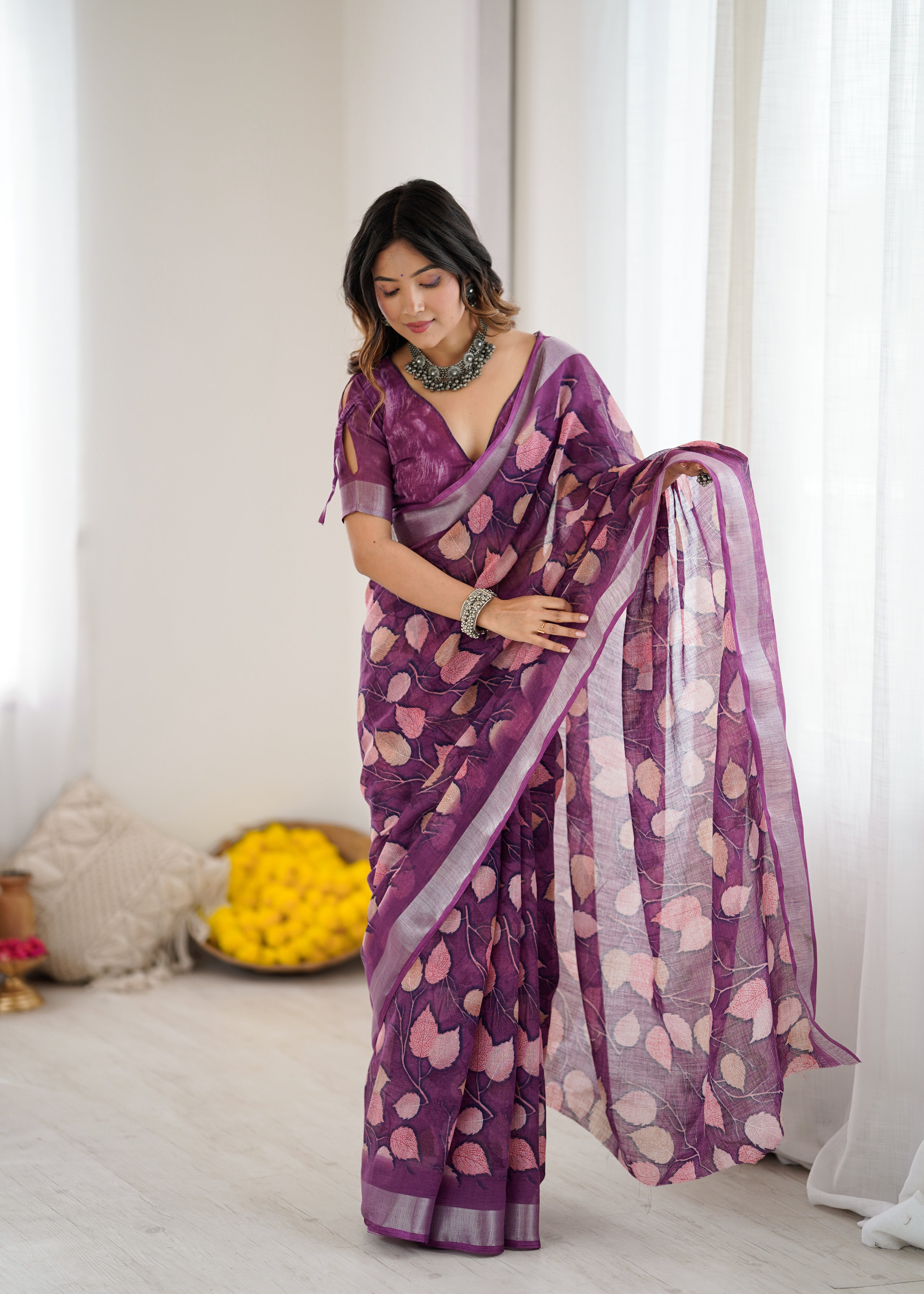 SHYAMIKA Linen Patta Printed Saree with Blouse