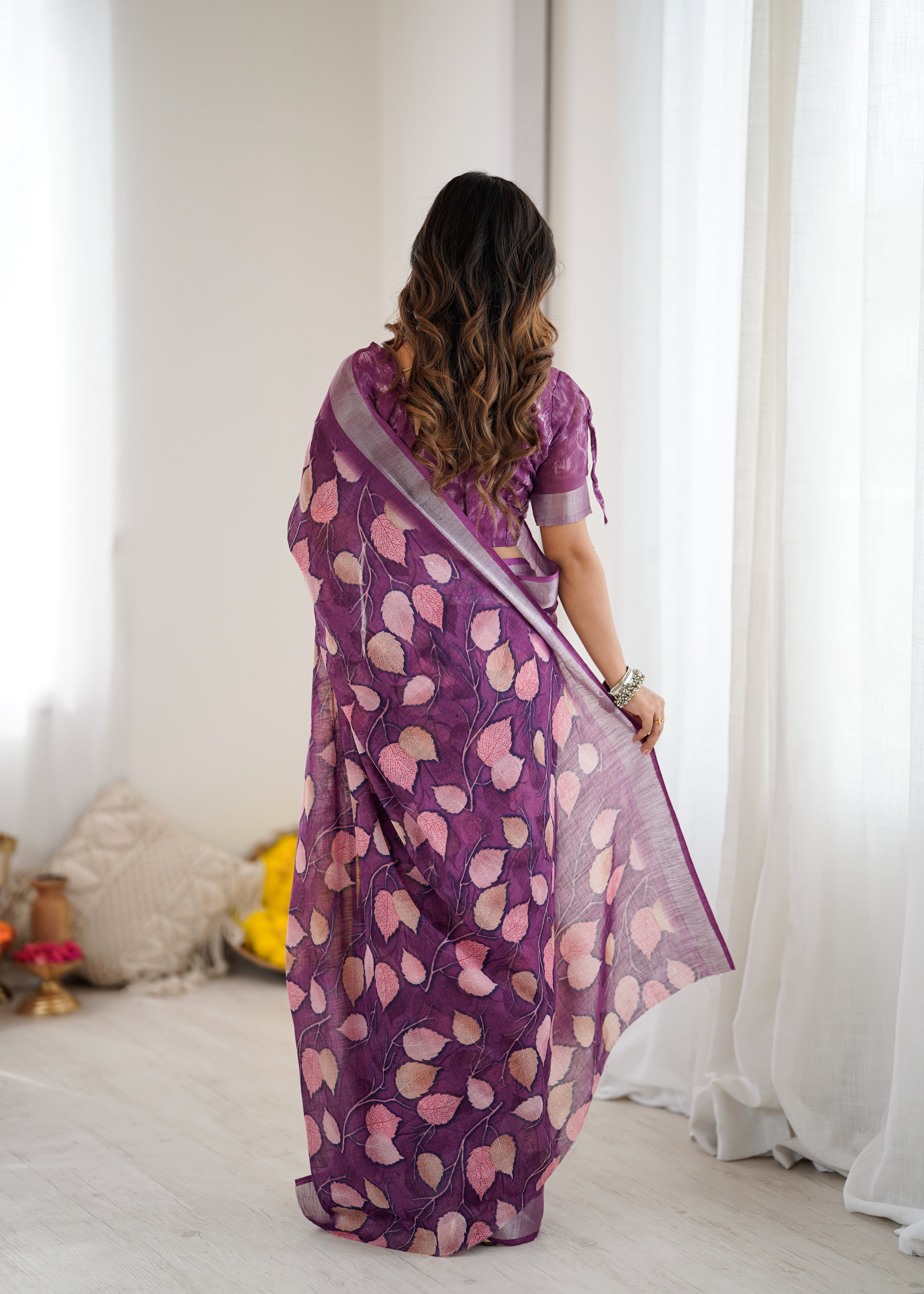 SHYAMIKA Linen Patta Printed Saree with Blouse