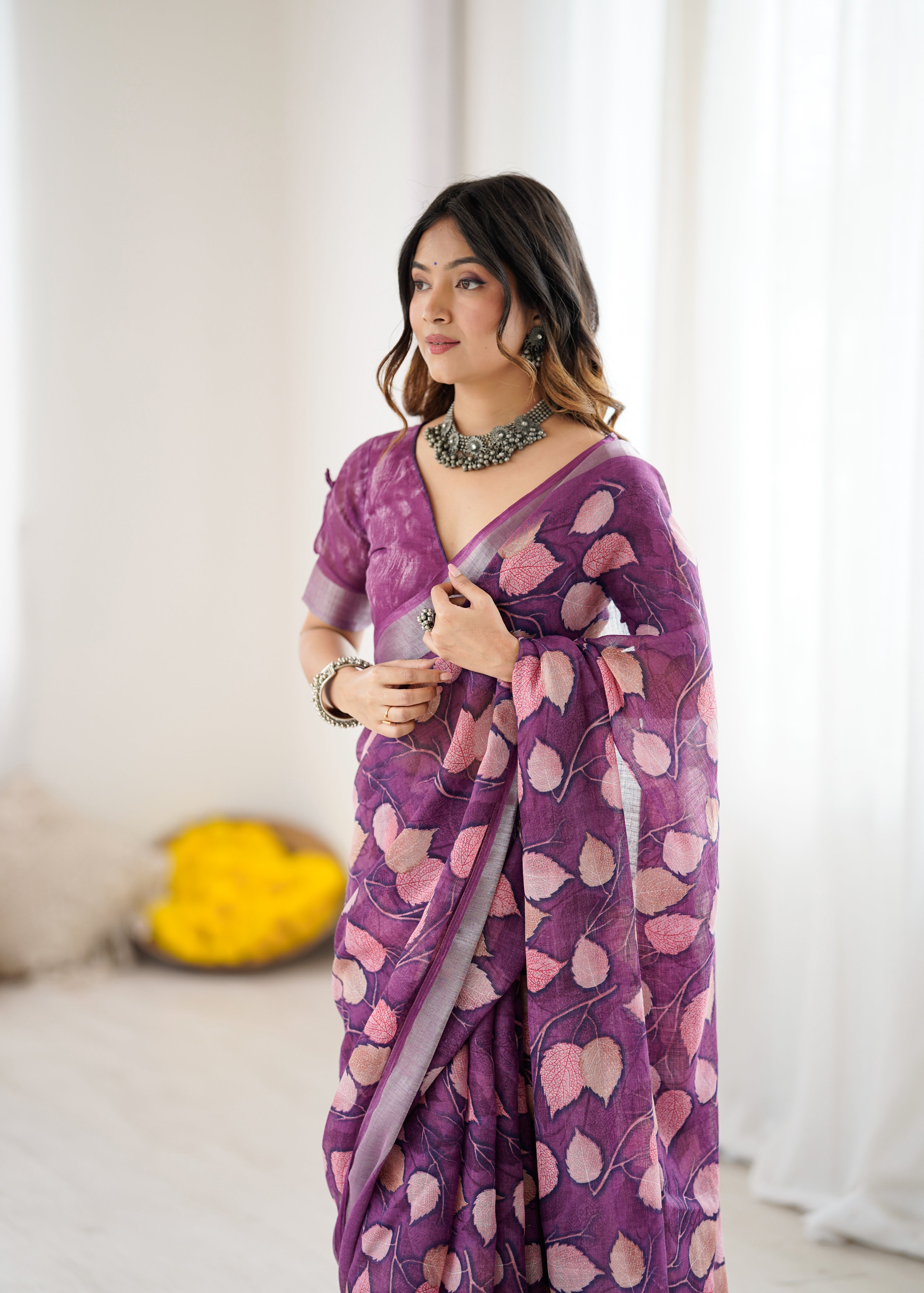 SHYAMIKA Linen Patta Printed Saree with Blouse