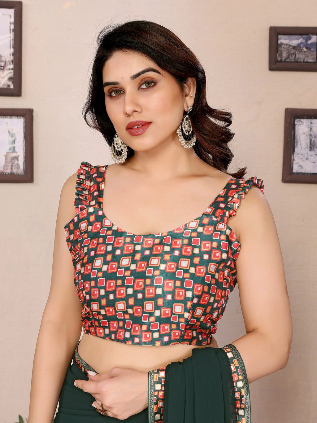SHYAMIKA Georgette Plain Saree with Digital Print Lace & Blouse