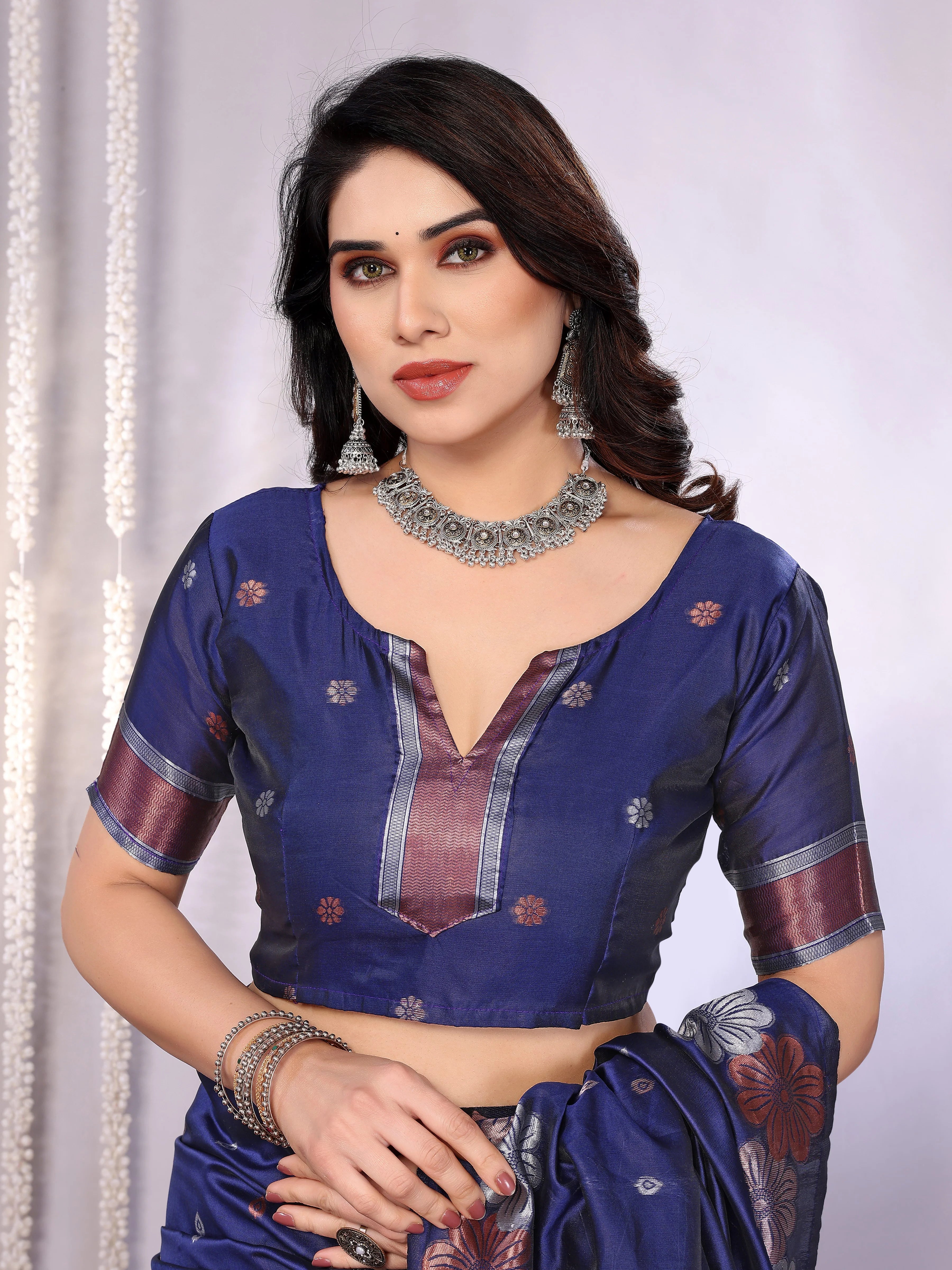 SHYAMIKA Banarasi Silk Weaving Saree with Floral Motifs & Blouse