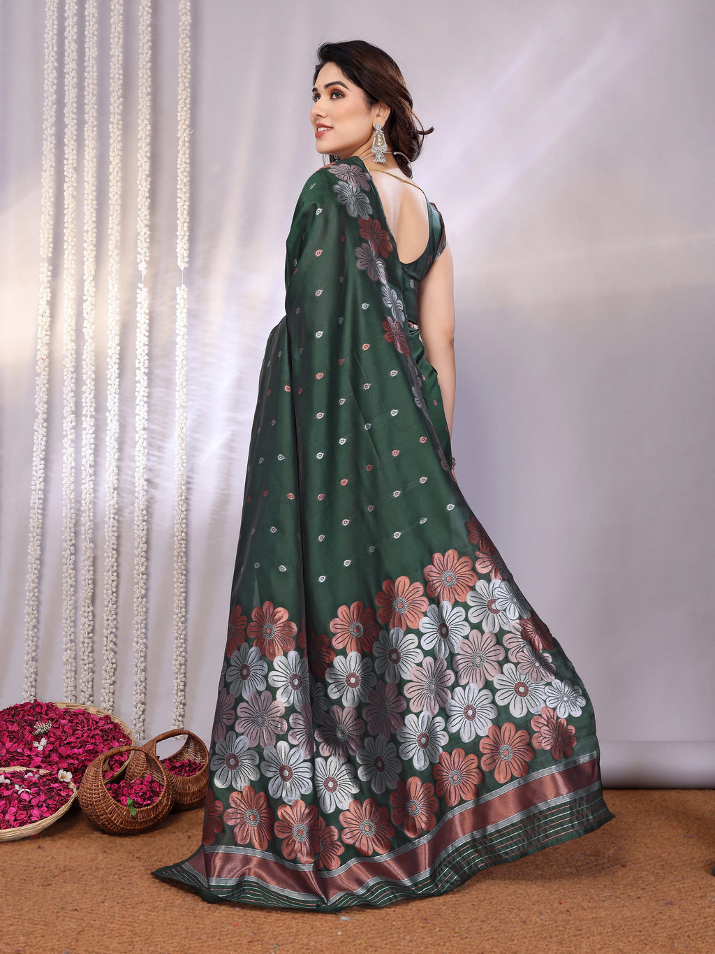 SHYAMIKA Banarasi Silk Weaving Saree with Floral Motifs & Blouse