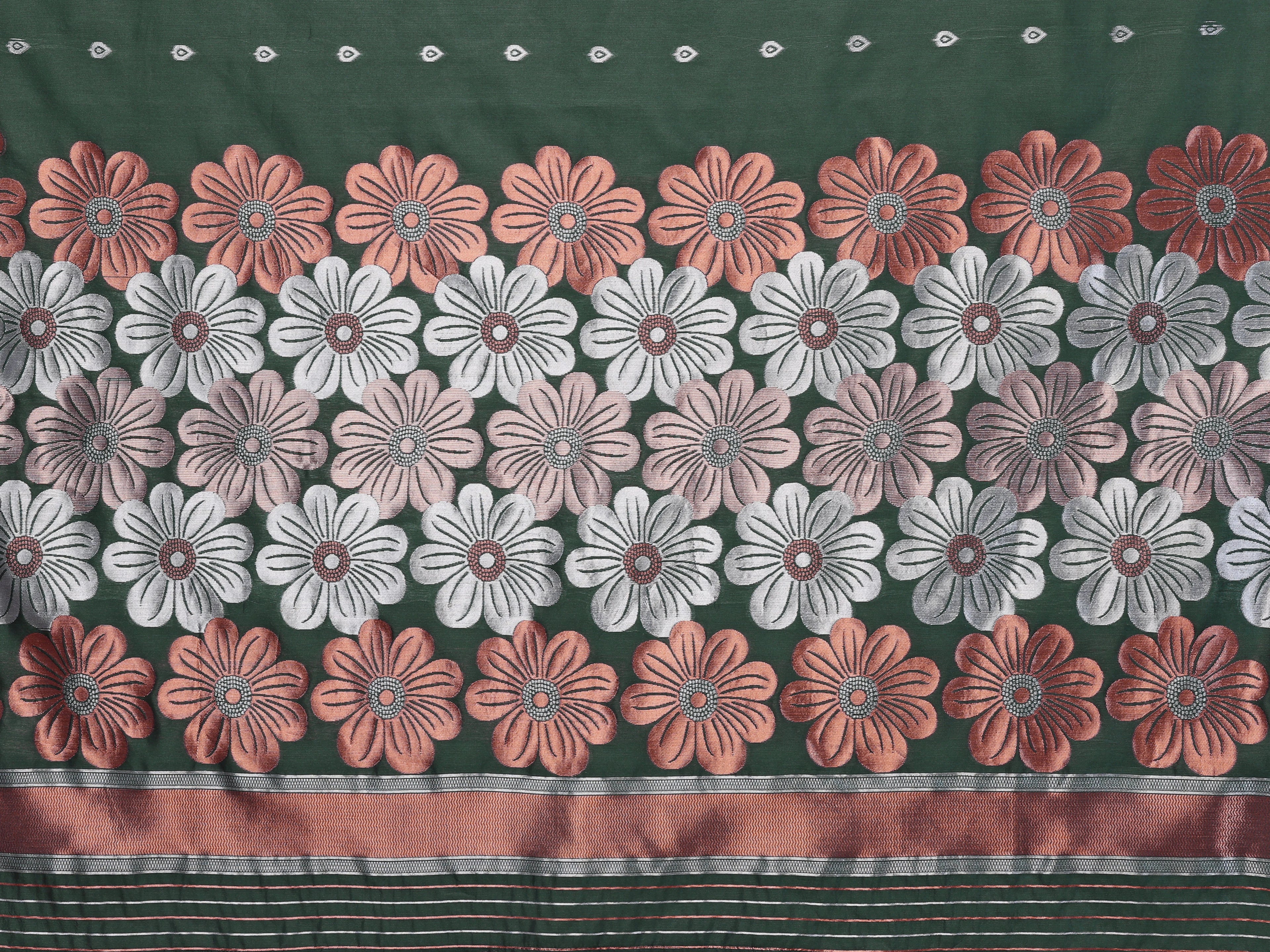 SHYAMIKA Banarasi Silk Weaving Saree with Floral Motifs & Blouse