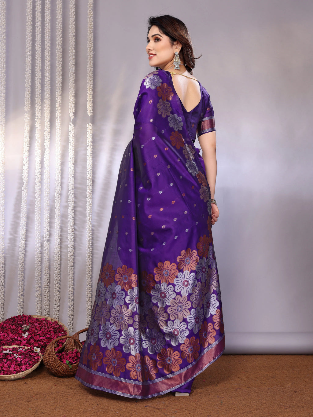 SHYAMIKA Banarasi Silk Weaving Saree with Floral Motifs & Blouse
