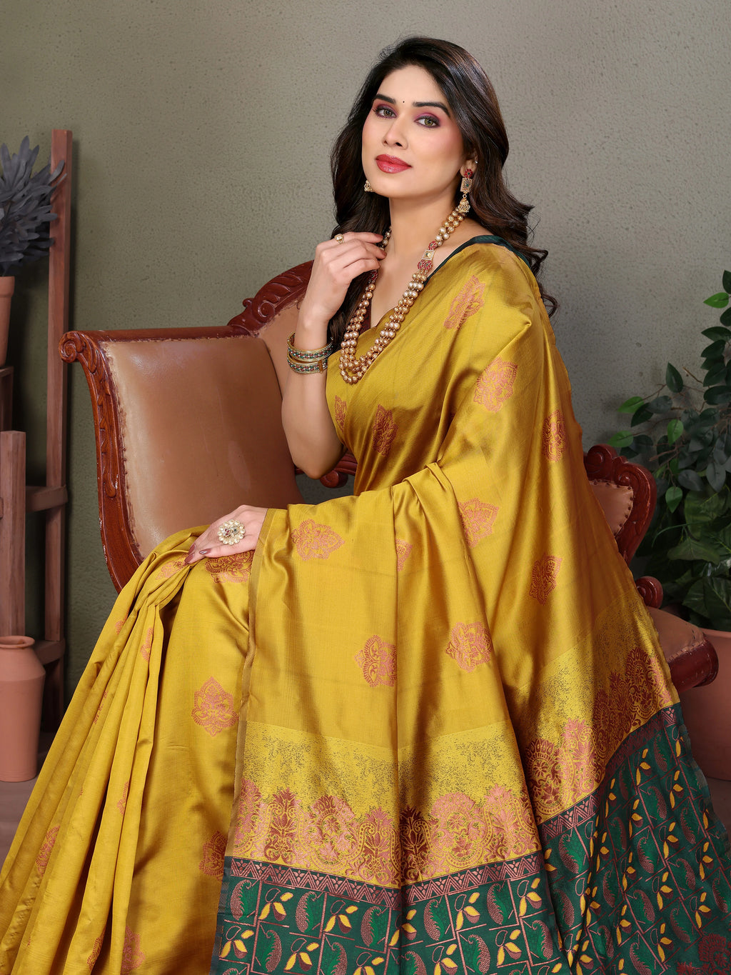 SHYAMIKA Banarasi Silk Weaving Banarasi Saree with Blouse