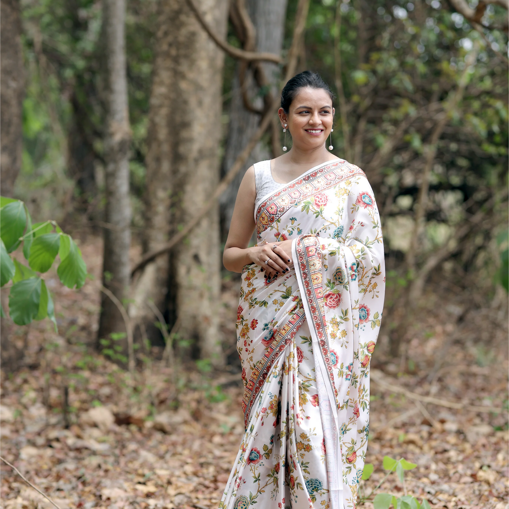 SHYAMIKA Japan Satin Multicolor Floral Digital Print Saree with Blouse