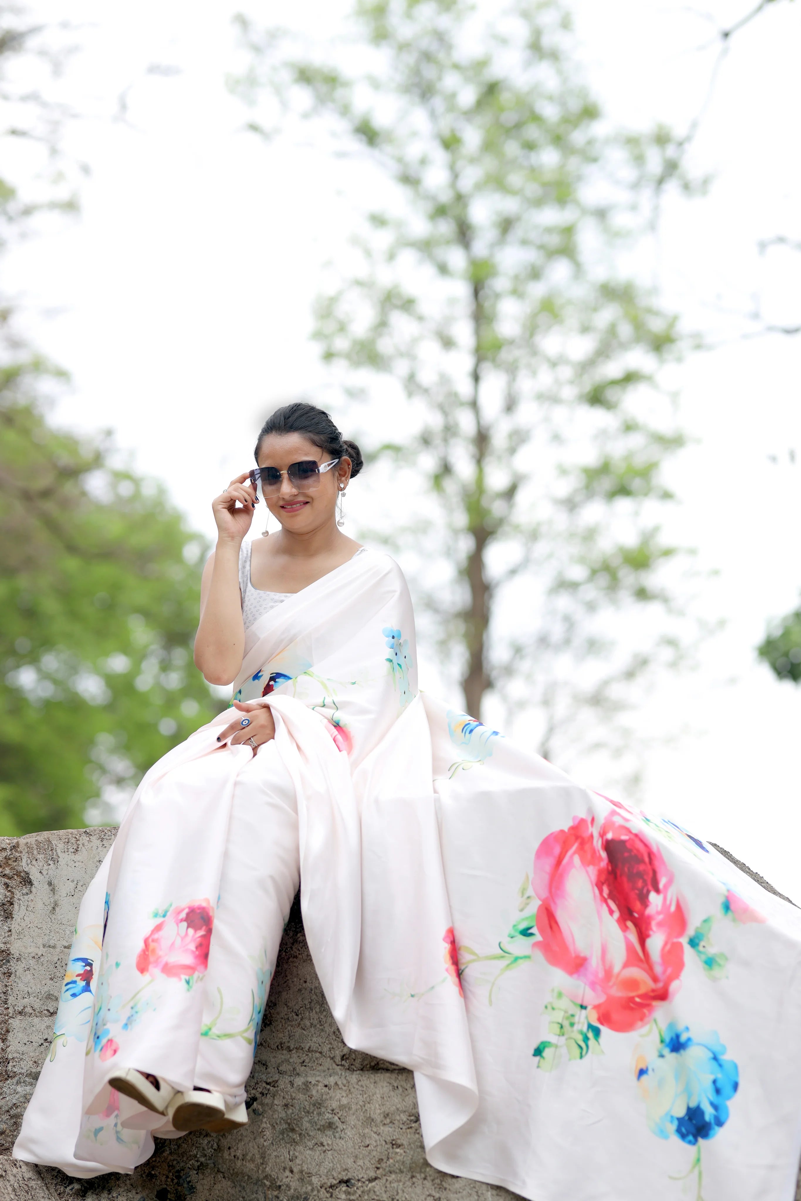 SHYAMIKA Japan Satin Digital Pink Flower Print Saree with Blouse