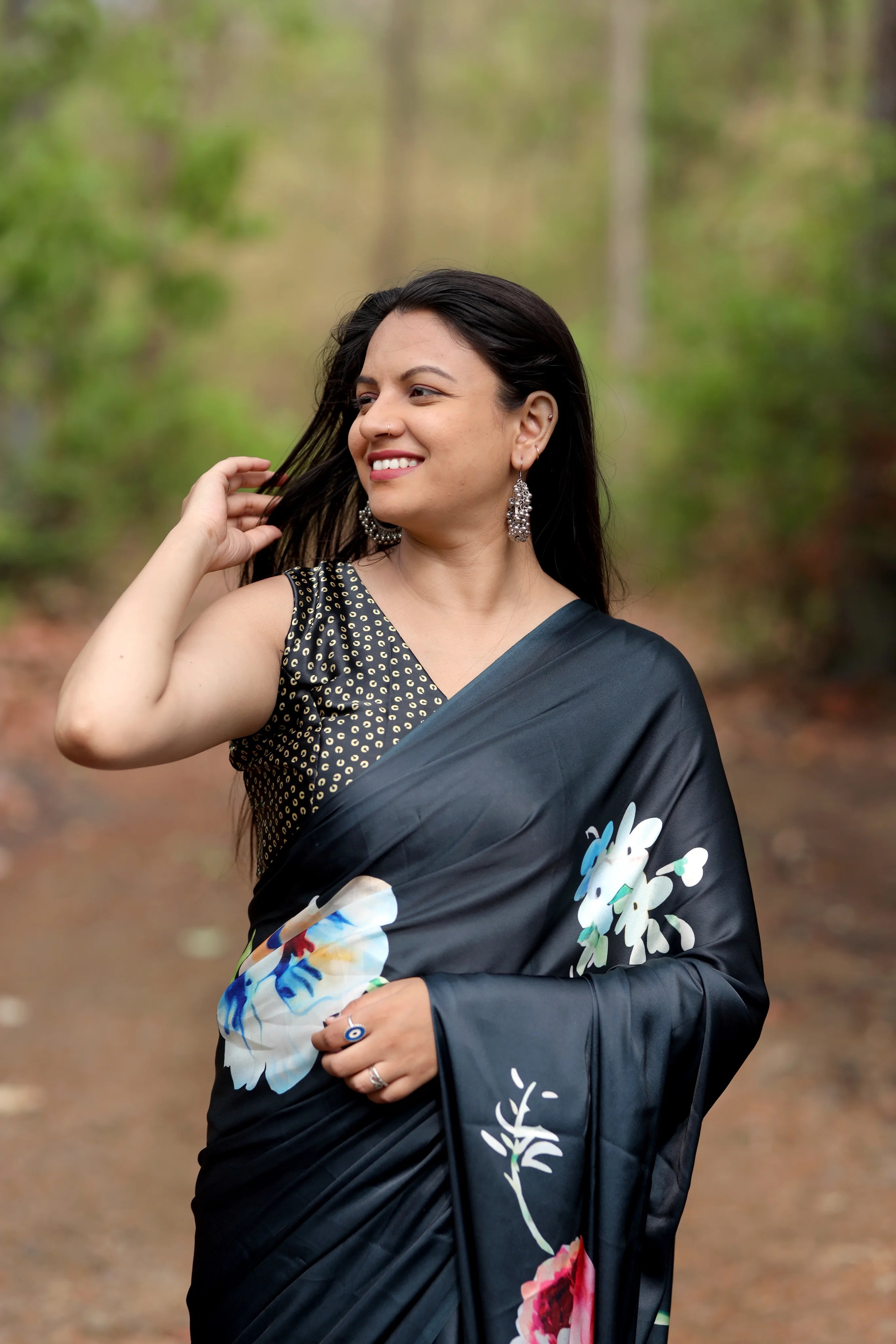 SHYAMIKA Japan Satin Bold Floral Digital Print Saree with Blouse
