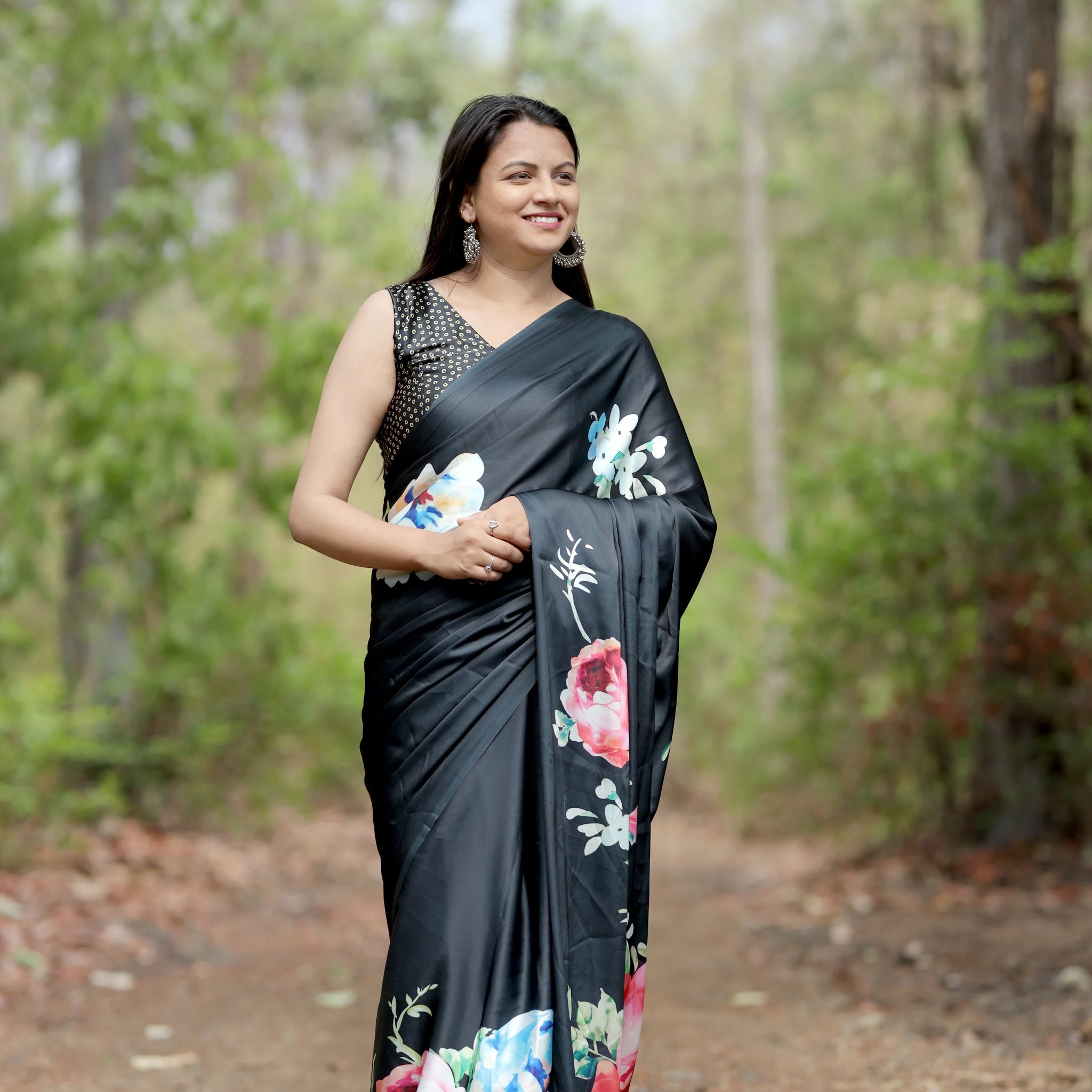 SHYAMIKA Japan Satin Bold Floral Digital Print Saree with Blouse